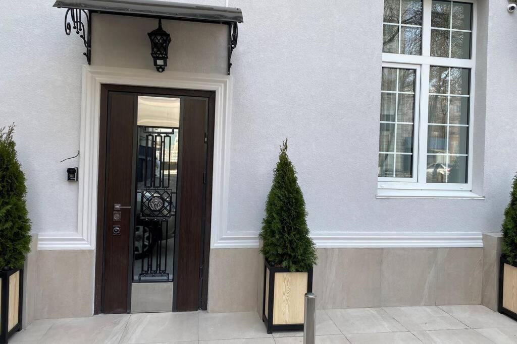 Appartamento Hidden Gem With Its Own Private Entry At Lypky Kiev Esterno foto